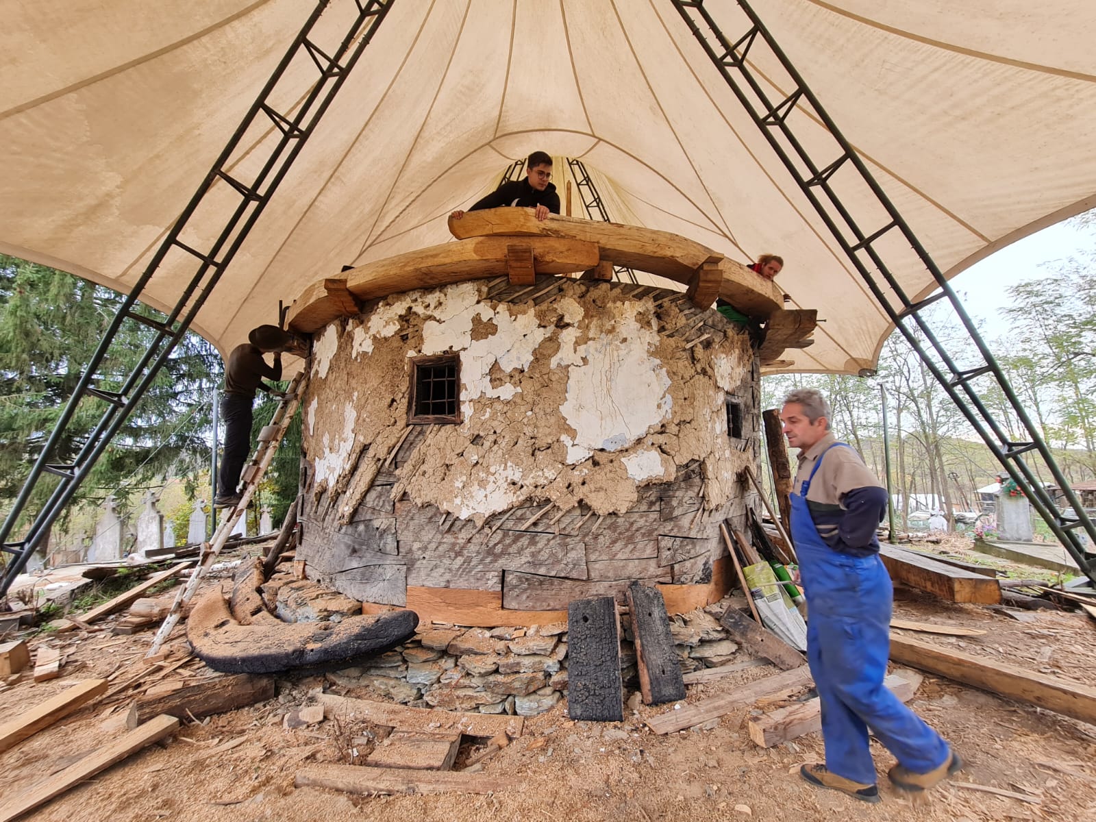 Școala de conservare a patrimoniului cultural din lemn – Atelierul meșteșugurilor tradiționale care stau la baza bisericii de lemn arse din Povergina, 2023 – Asociația Biserici Înlemnite
