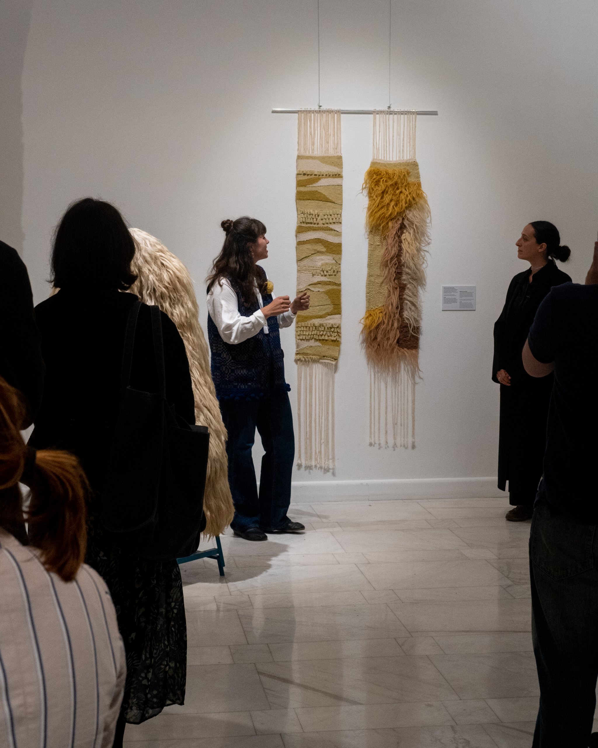 Itinerarea expoziției „Woven Secrets / Secrete Întrețesute” – Asociația FABER