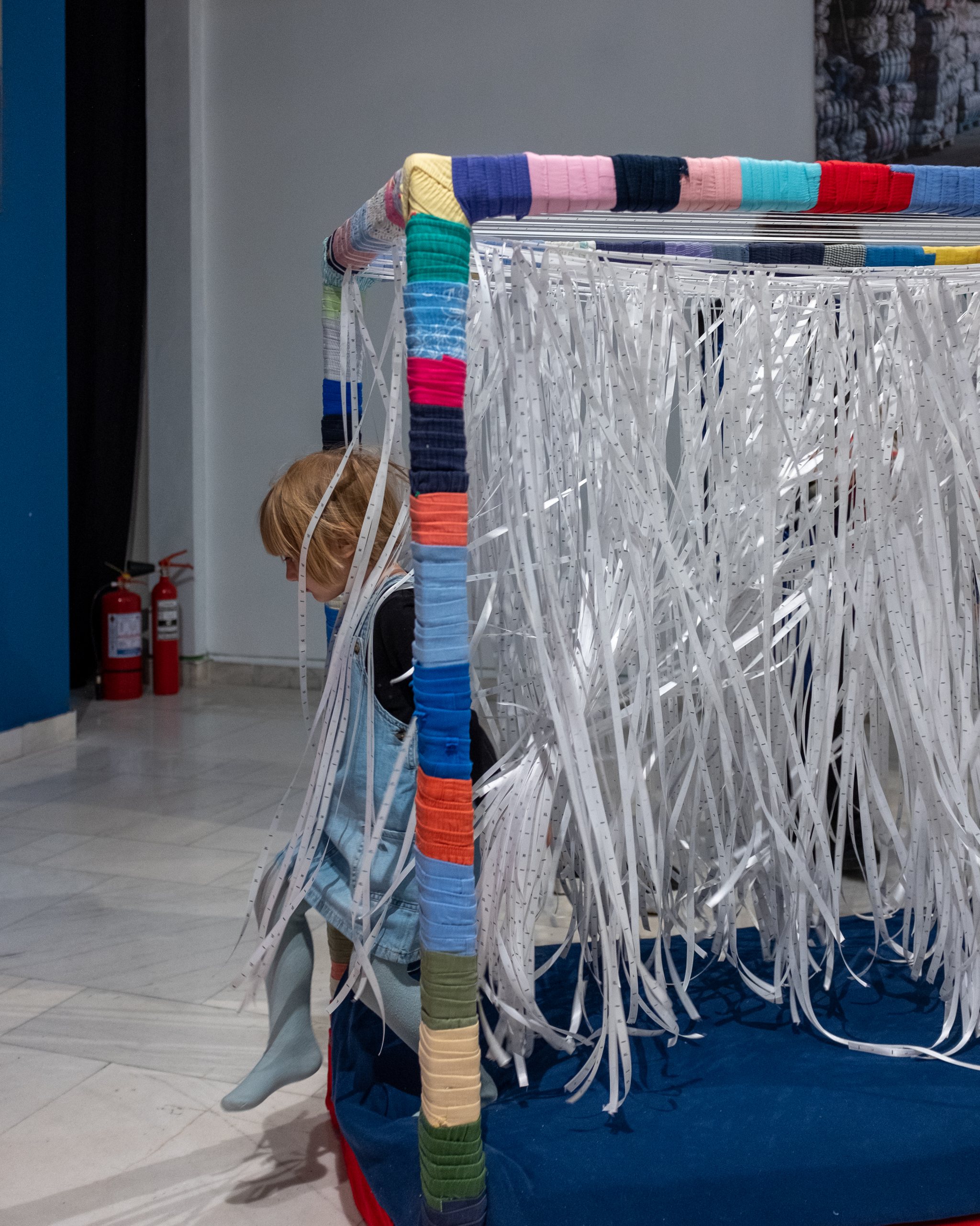 Itinerarea expoziției „Woven Secrets / Secrete Întrețesute” – Asociația FABER