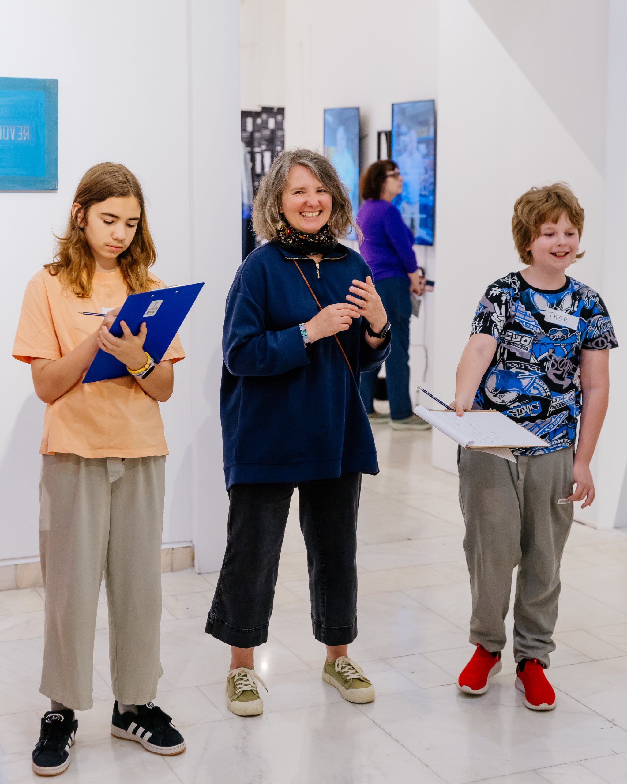 Itinerarea expoziției „Woven Secrets / Secrete Întrețesute” – Asociația FABER