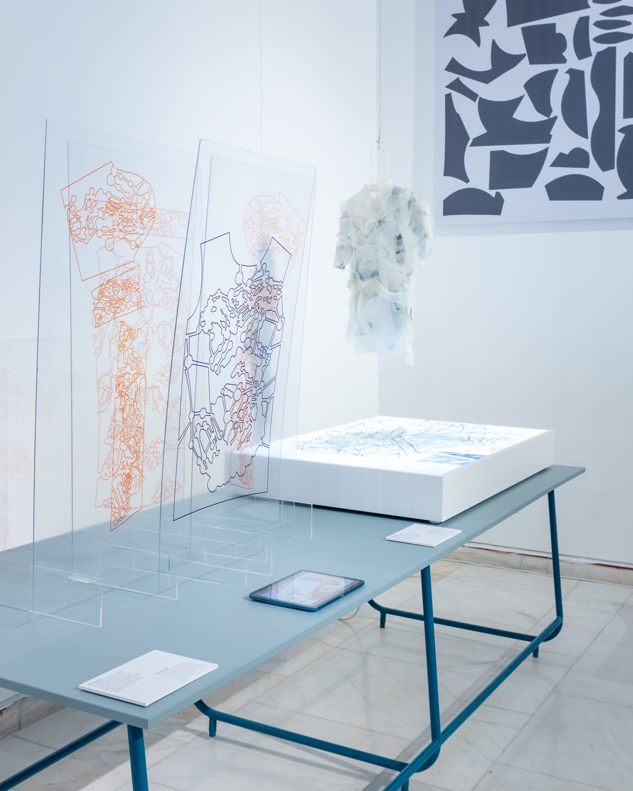 Itinerarea expoziției „Woven Secrets / Secrete Întrețesute” – Asociația FABER