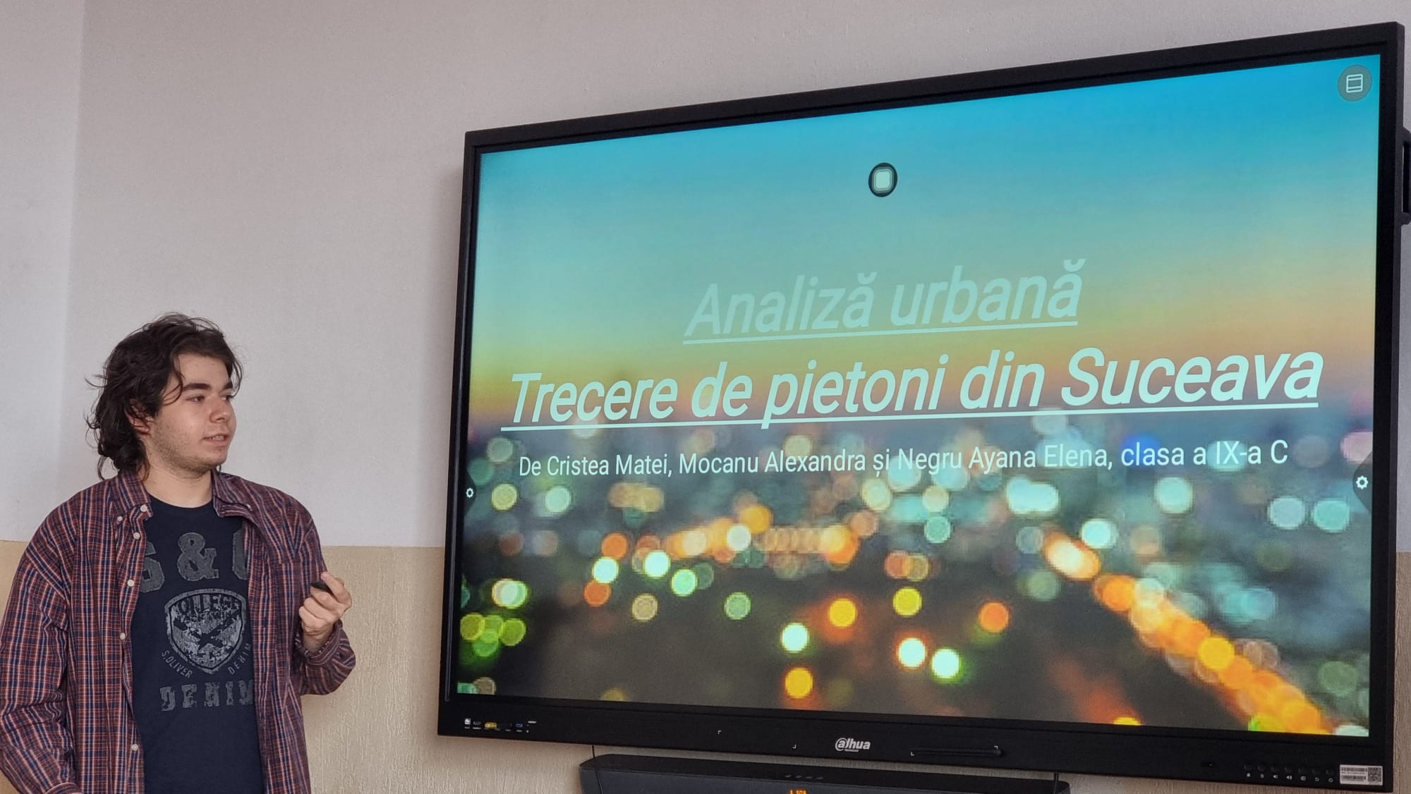 Kitul de Arhitectură pentru Liceeni-  adaptare și extindere pentru liceeni a cursului dedicat școlarilor – Asociația eematico