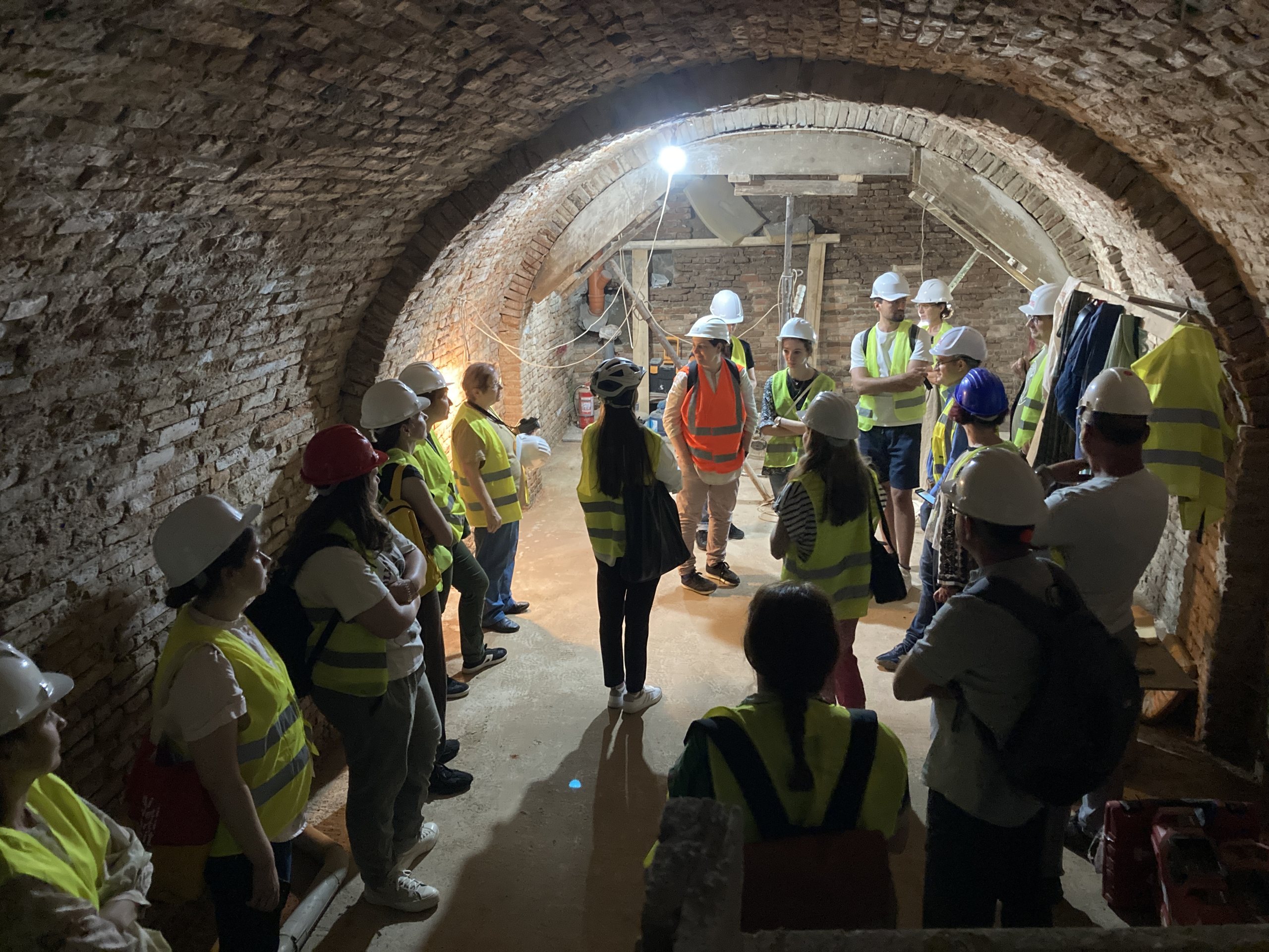 Relația dintre arhitectură  și componentele artistice, la monumentele istorice (III) – Art Conservation Support