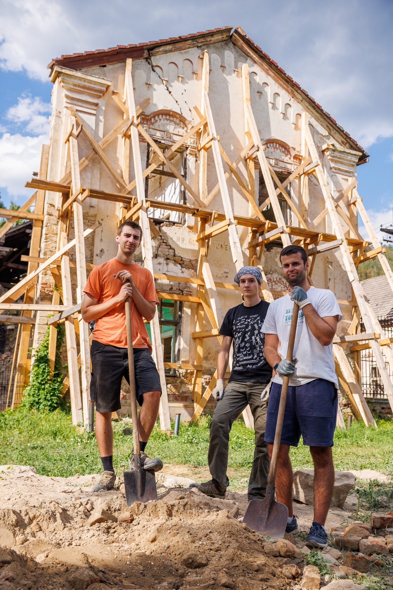 DRAGU. Documentare și restaurare pentru activarea generațiilor următoare – Asociația Arché