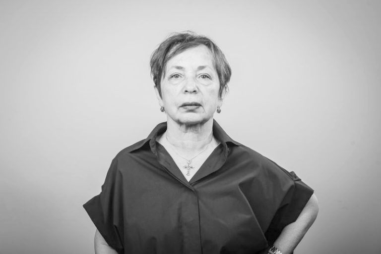 Angela Kovacs
